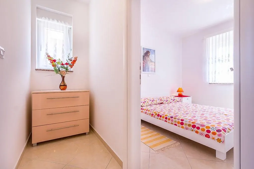 Apartments Marich Medolino